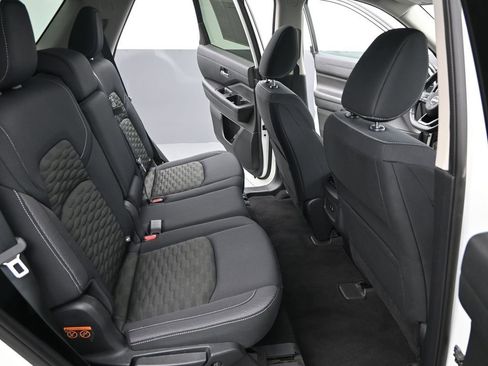 Used 2022 Nissan Pathfinder SV image 25