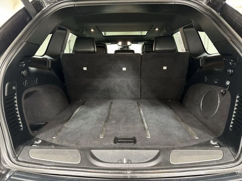 Used 2017 Jeep Grand Cherokee Limited w/ Luxury Group II image 25