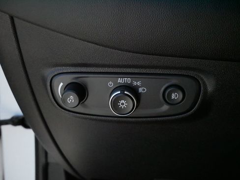 Used 2022 Chevrolet Equinox Premier AWD/4WD image 26
