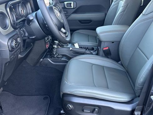 New 2026 Jeep Gladiator Mojave image 9
