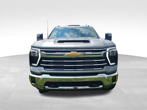 New 2026 Chevrolet Silverado 3500 LTZ w/ LTZ Premium Package AWD/4WD image 8