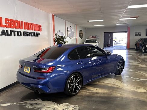 Used 2022 BMW 330i Sedan w/ M Sport Package image 4