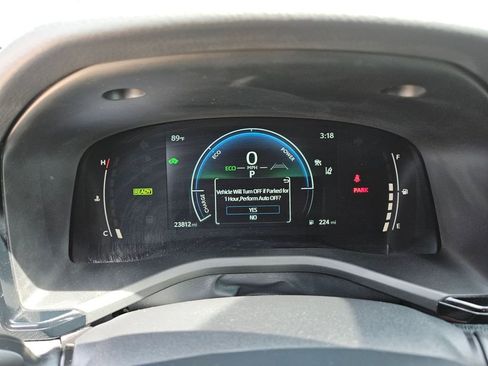 Used 2025 Toyota Camry SE image 19