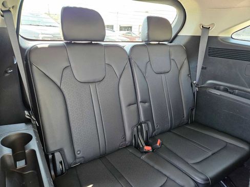 Used 2023 Kia Sorento S w/ Panoramic Sunroof Package image 18