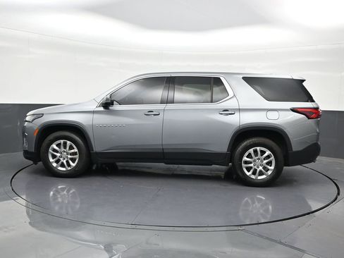 Used 2023 Chevrolet Traverse LS FWD image 2