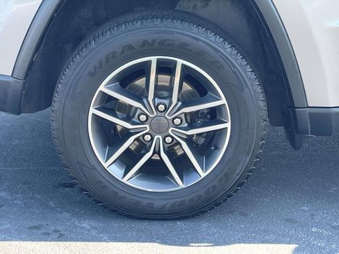 Used 2020 Jeep Grand Cherokee Limited w/ Luxury Group II AWD/4WD image 9