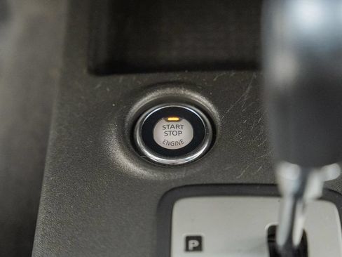 Used 2021 Nissan Frontier SV RWD image 24