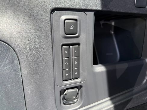Used 2025 Ford Expedition Platinum AWD/4WD image 12