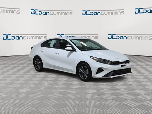 Used 2024 Kia Forte LXS FWD image 2