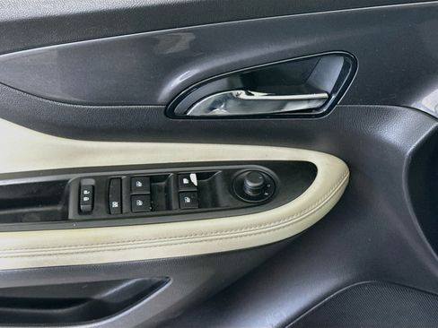 Used 2020 Buick Encore Preferred FWD image 24