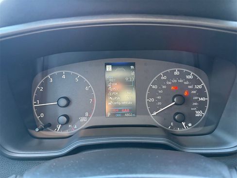 Used 2025 Toyota Corolla LE image 21