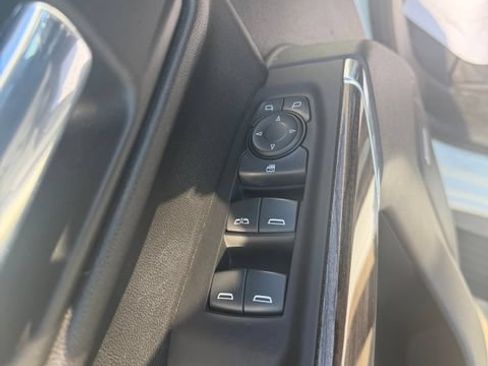 Used 2022 Chevrolet Silverado 1500 RST w/ Convenience Package II AWD/4WD image 10