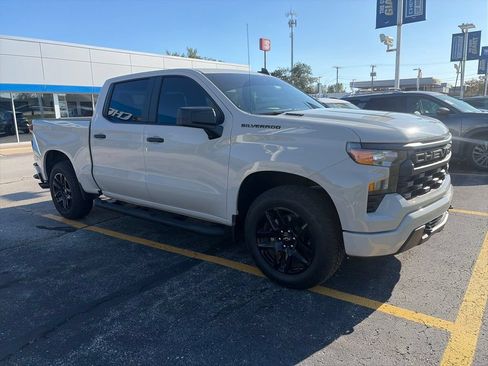 Used 2026 Chevrolet Silverado 1500 Custom w/ Turbomax Blackout Package AWD/4WD image 4