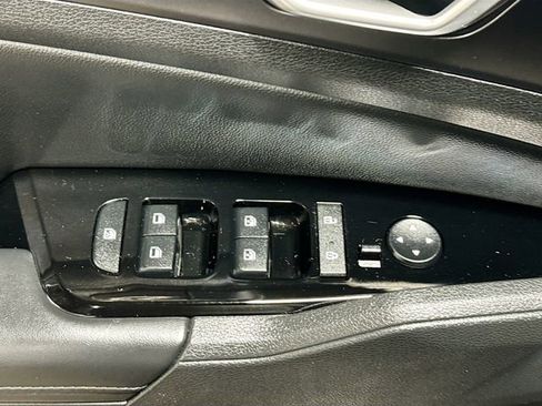 Used 2023 Kia Sportage EX image 18