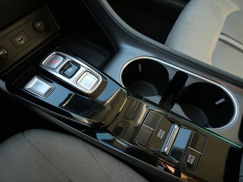 Used 2022 Hyundai Sonata SE w/ Preferred Accessory Package image 31