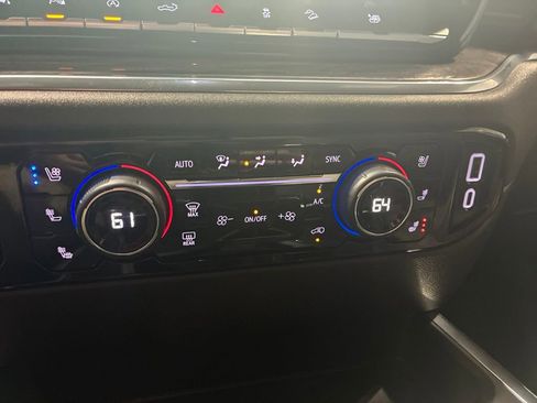 Used 2025 Chevrolet Silverado 1500 LTZ AWD/4WD image 32