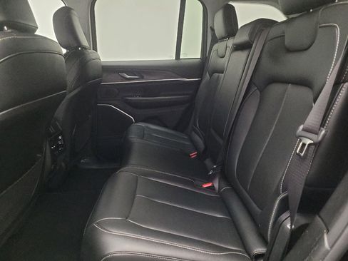 Used 2023 Jeep Grand Cherokee 4WD 4xe image 18