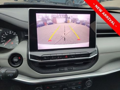 Used 2024 Jeep Compass Limited image 10