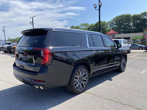 Used 2026 GMC Yukon XL Denali Ultimate AWD/4WD image 8