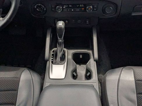 Used 2024 Nissan Frontier SV w/ SV Convenience Package AWD/4WD image 18