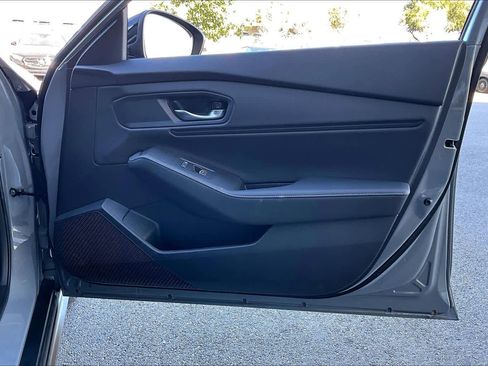 Used 2025 Honda Accord Sport image 25