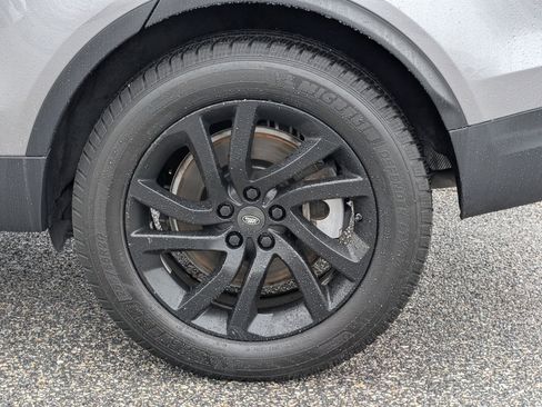 Used 2020 Land Rover Discovery HSE image 10