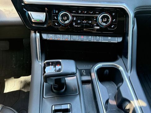 Used 2022 GMC Sierra 1500 Denali AWD/4WD image 19
