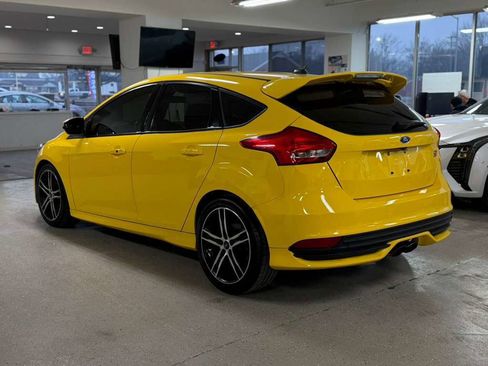 Used 2017 Ford Focus ST w/ Equipment Group 401A image 4