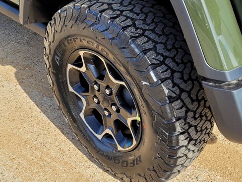 New 2023 Jeep Wrangler Unlimited Rubicon 4xe w/ Cold Weather Group image 5