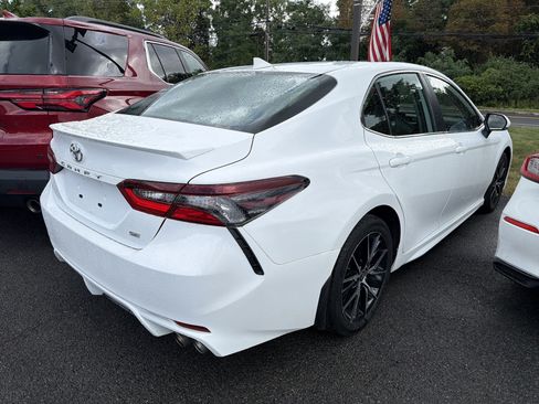 Used 2022 Toyota Camry SE w/ Carpet Mat Package (TMS) FWD image 7