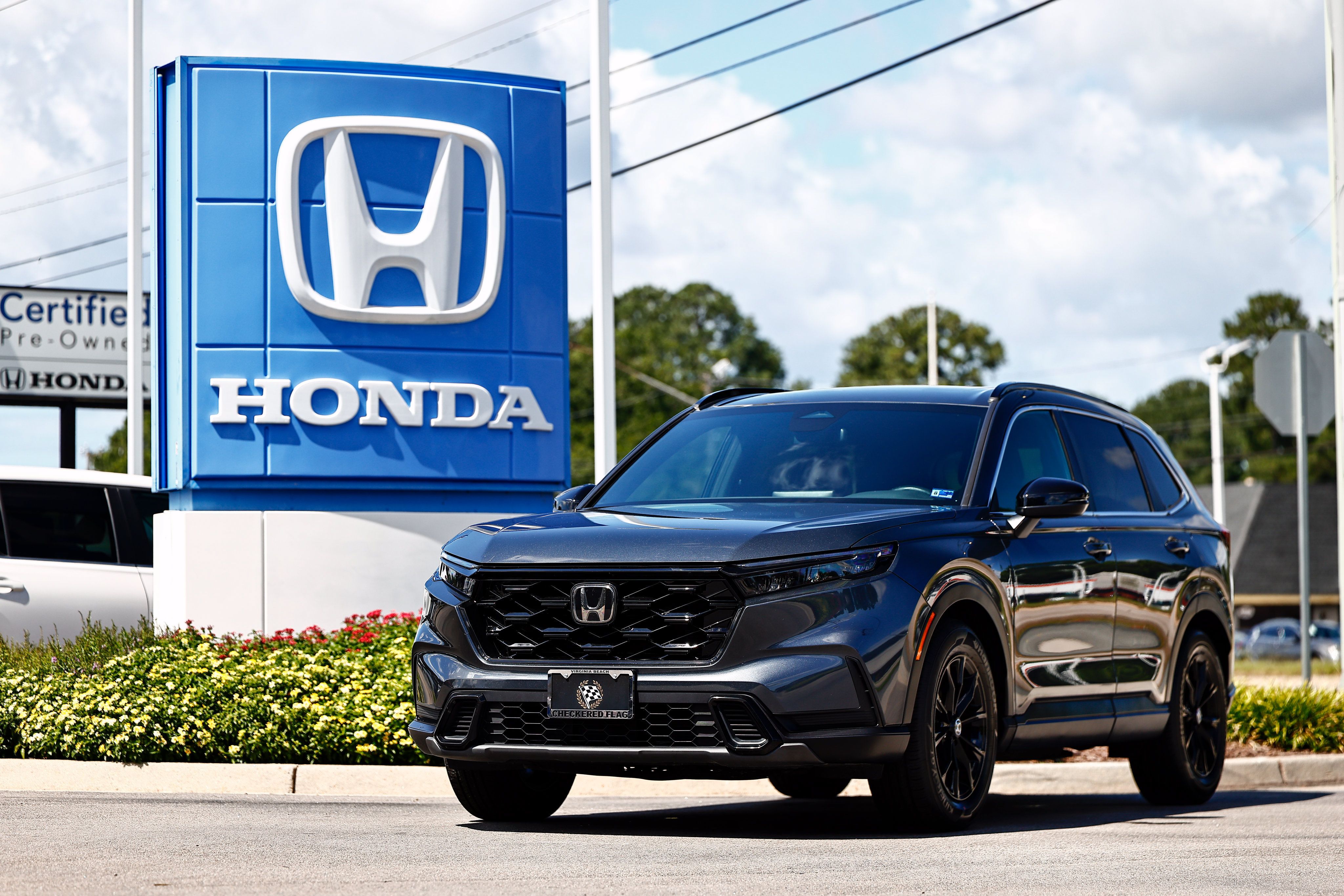 Used 2023 Honda CR-V Sport image 1