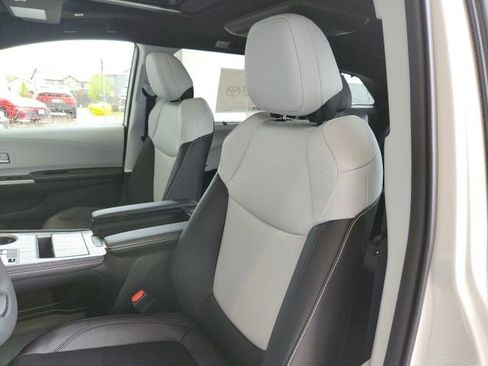 New 2026 Toyota Sienna XSE image 16