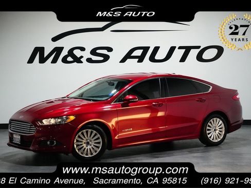 Used 2016 Ford Fusion SE image 1