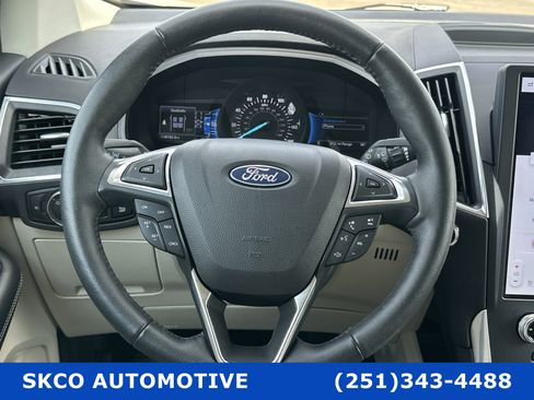 Used 2023 Ford Edge Titanium image 18