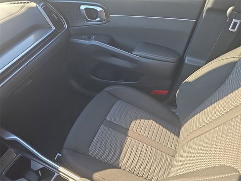 New 2026 Kia Sorento LX image 17