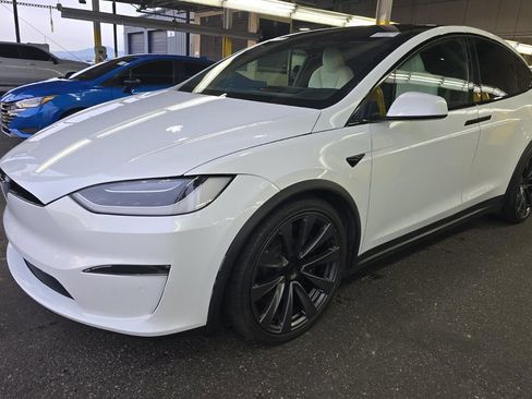 Used 2022 Tesla Model X Plaid image 5