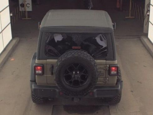 Used 2025 Jeep Wrangler Willys image 3