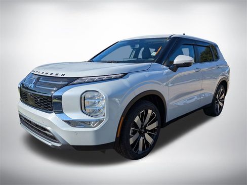 New 2026 Mitsubishi Outlander SE image 8