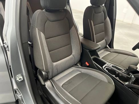 Used 2025 Chevrolet TrailBlazer LT AWD/4WD image 22