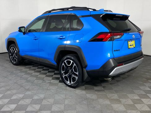 Used 2019 Toyota RAV4 Adventure AWD/4WD image 3