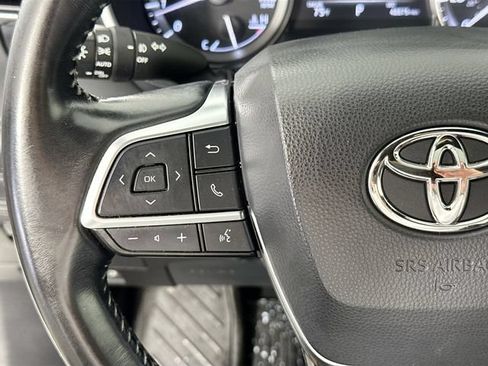 Used 2021 Toyota Highlander XSE AWD/4WD image 22