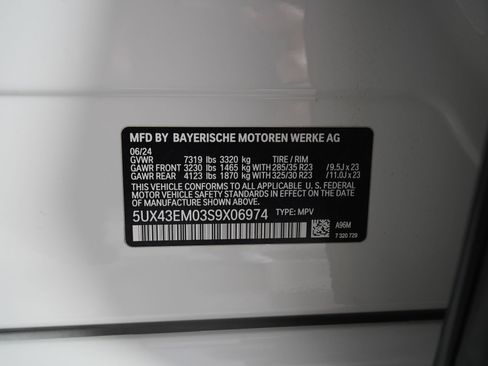 Used 2025 BMW ALPINA XB7 ALPINA XB7 image 36