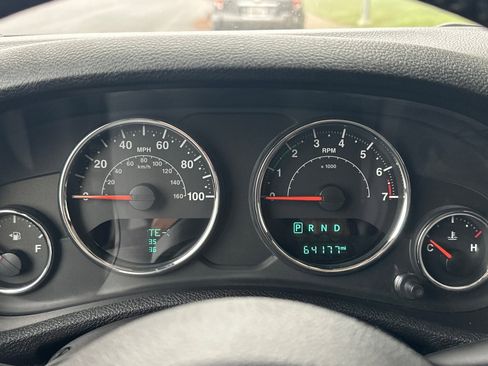 Used 2017 Jeep Wrangler Unlimited Sahara w/ Connectivity Group image 20