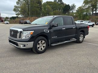 Used 2017 Nissan Titan SV video 1