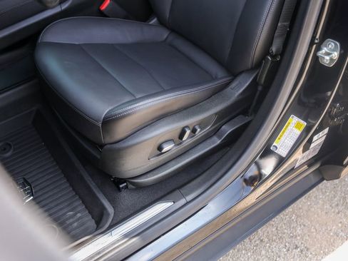 Certified 2024 Cadillac XT5 Sportv w/ Technology Package AWD/4WD image 8