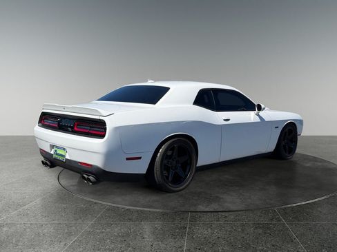 Used 2022 Dodge Challenger R/T RWD image 9