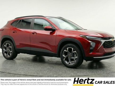 Used 2025 Chevrolet Trax LT w/ LT Convenience Package FWD image 1