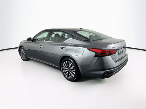 Used 2025 Nissan Altima 2.5 SV FWD image 5