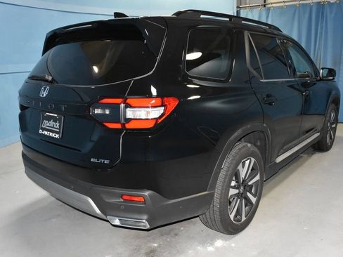 Used 2025 Honda Pilot Elite image 33