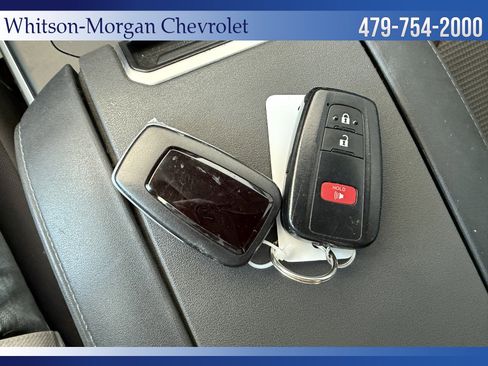 Used 2021 Toyota Highlander L image 20